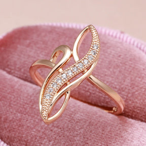 Descubra o Anel Dourado com Zircônia, perfeito para quem busca um Anel Feminino sofisticado e durável. Ideal para ocasiões especiais como casamento ou festa, o Anel Clássico oferece um brilho intenso, feito em Ouro 585 e hipoalergênico, garantindo conforto e elegância em cada detalhe.